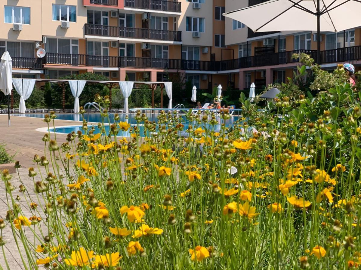 Apartcomplex Chateau Aheloy Exterior foto