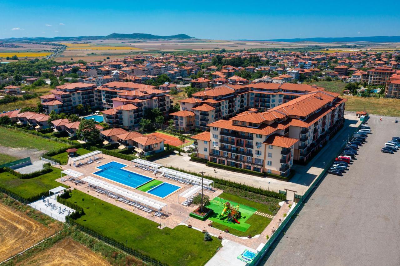 Apartcomplex Chateau Aheloy Exterior foto