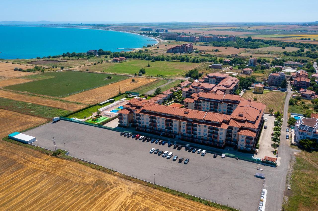 Apartcomplex Chateau Aheloy Exterior foto