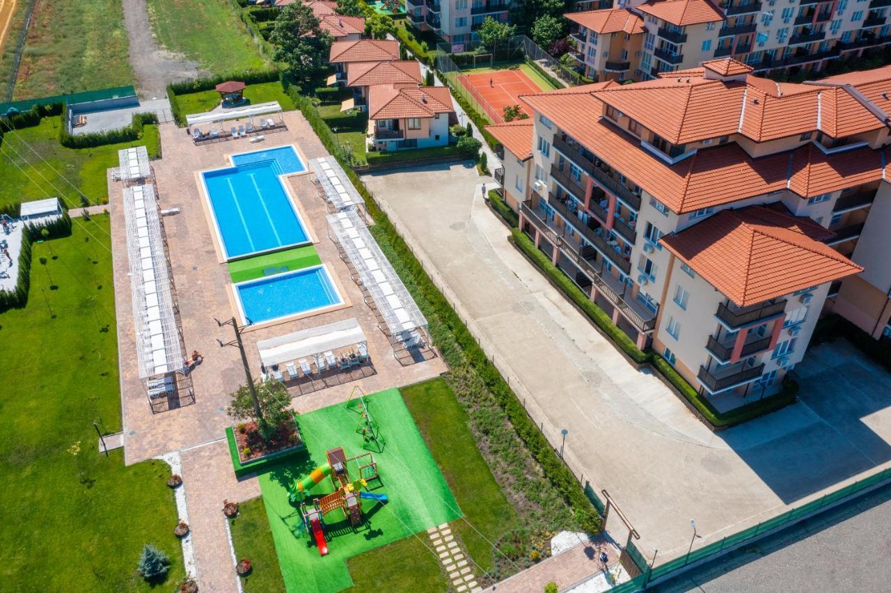 Apartcomplex Chateau Aheloy Exterior foto
