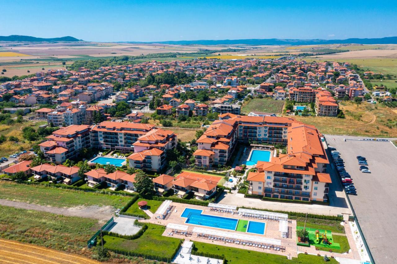 Apartcomplex Chateau Aheloy Exterior foto