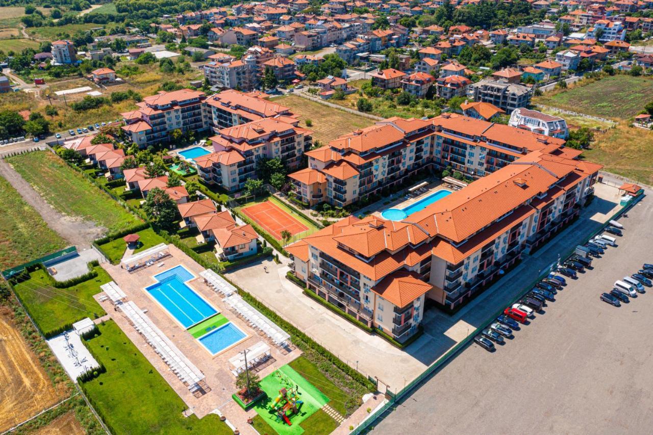 Apartcomplex Chateau Aheloy Exterior foto