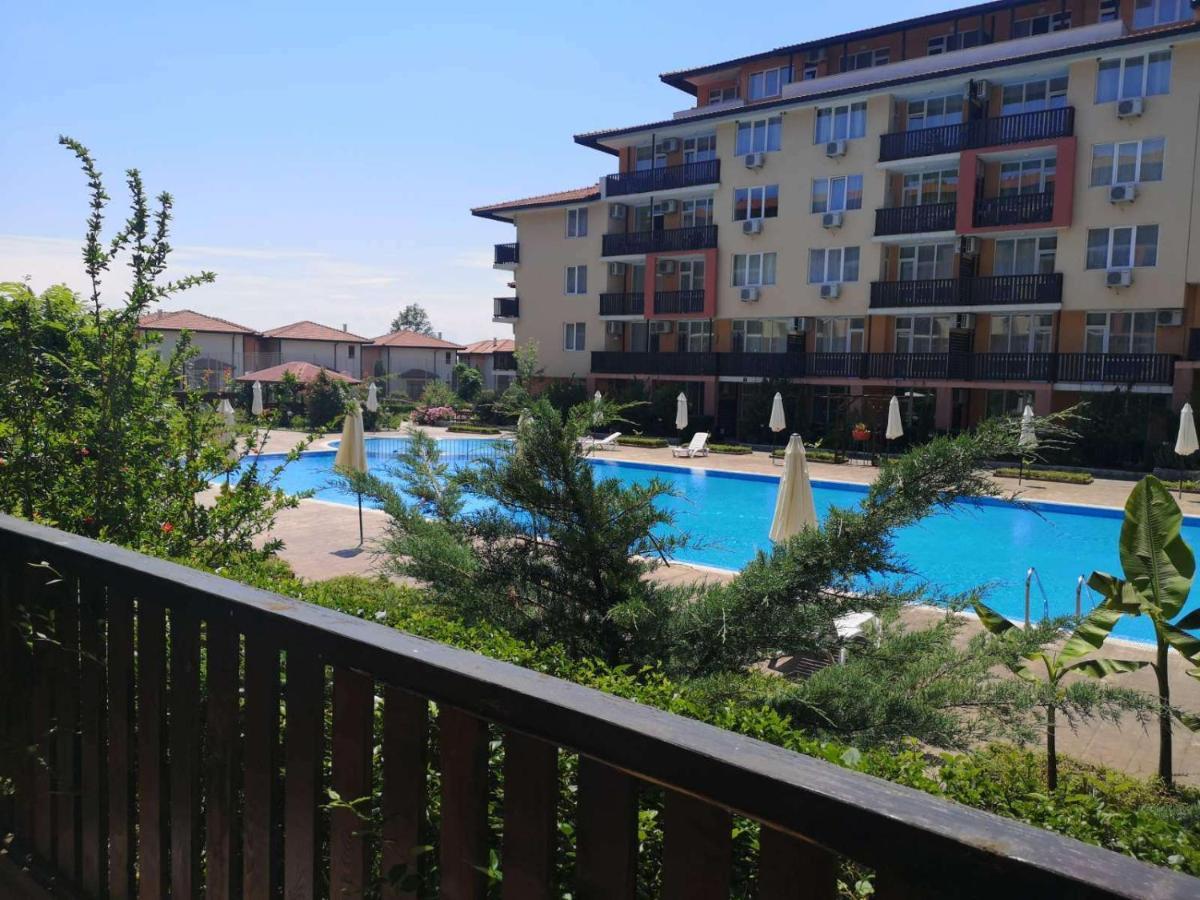 Apartcomplex Chateau Aheloy Exterior foto