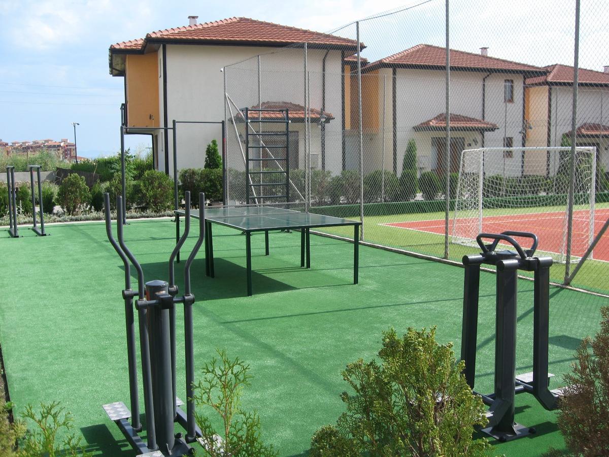 Apartcomplex Chateau Aheloy Exterior foto