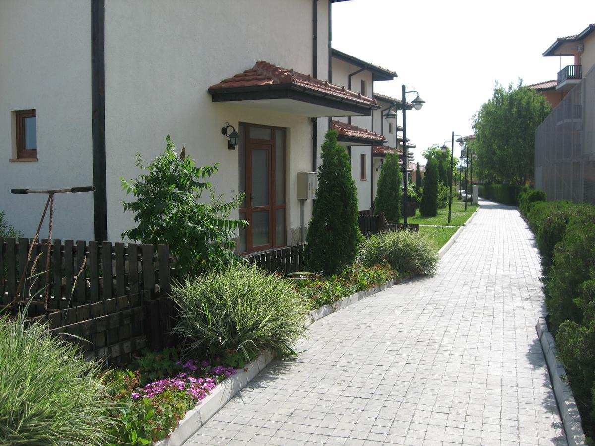 Apartcomplex Chateau Aheloy Exterior foto