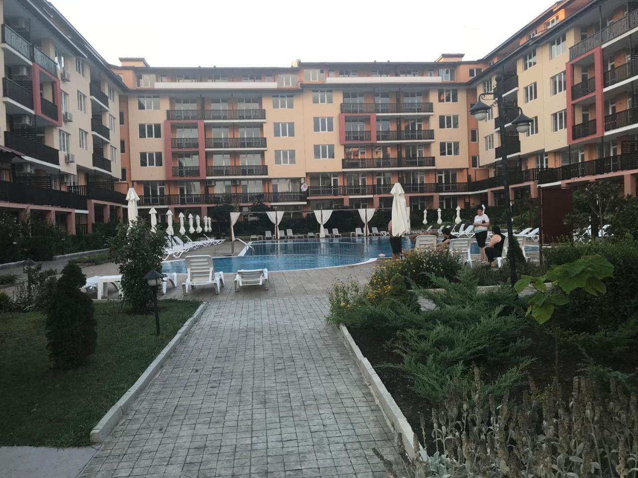 Apartcomplex Chateau Aheloy Exterior foto