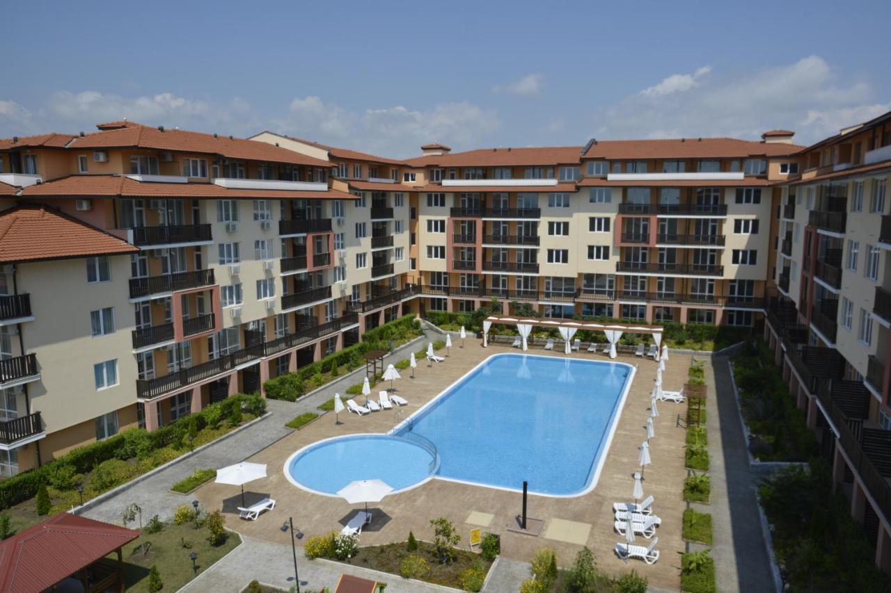 Apartcomplex Chateau Aheloy Exterior foto