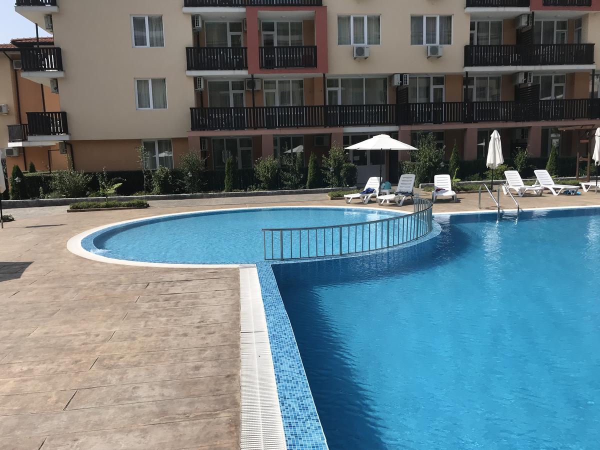 Apartcomplex Chateau Aheloy Exterior foto