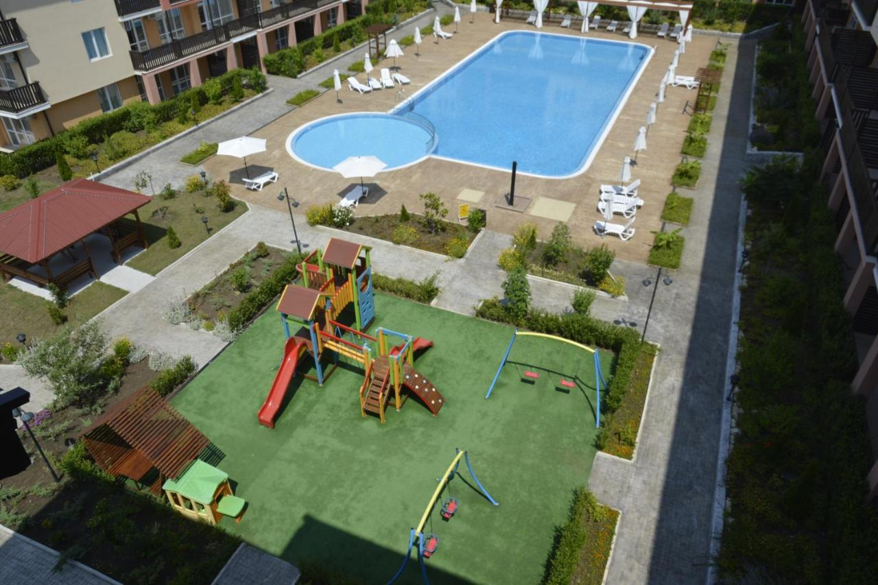 Apartcomplex Chateau Aheloy Exterior foto